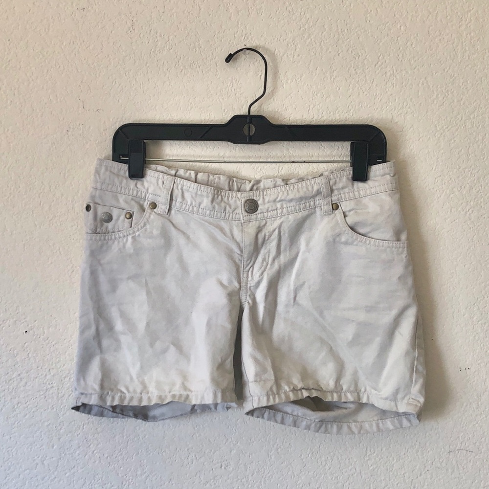Old Navy Cream Cargo Shorts